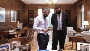 Συνάντηση Μητσοτάκη με τον Πρόεδρο της ΟΝΝΕΔ (video)