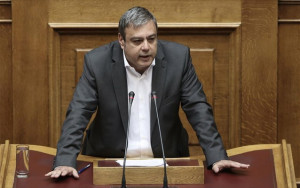 Σάλος και αντιδράσεις με ανάρτηση Βερναρδάκη: Συγκρίνει Κεραμέως και Πισπιρίγκου