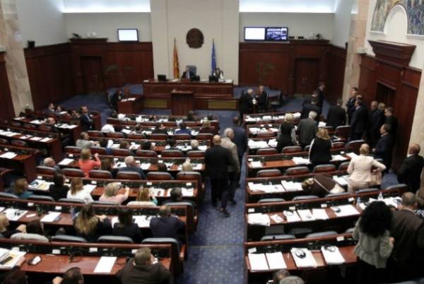 Στη Βουλή της ΠΓΔΜ οι τελικές τροπολογίες της κυβέρνησης Ζάεφ