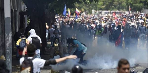 Βενεζουέλα: Κηρύχθηκε αργία λόγω μπλάκ άουτ