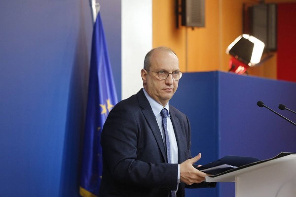 Οικονόμου: Οριζόντια στήριξη των νοικοκυριών όσο διαρκεί η ενεργειακή κρίση