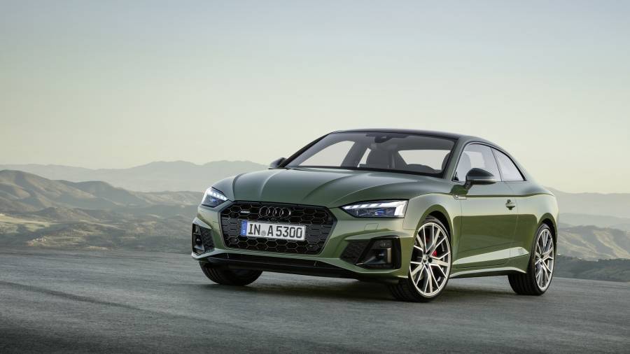 To νέο Audi A5 πάτησε στην Ελλάδα σε εκδόσεις που κλέβουν την παράσταση