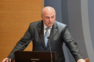 Τσιάρας: Με νόμο του ΣΥΡΙΖΑ καταργήθηκε η προστασία α’ κατοικίας