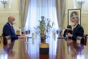 Με το «βλέμμα» στην Ουκρανία η συνάντηση Δένδια-Πάιατ