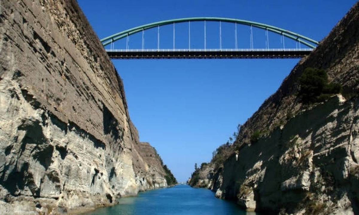 Κλειστή παραμένει η διώρυγα του Ισθμού Κορίνθου
