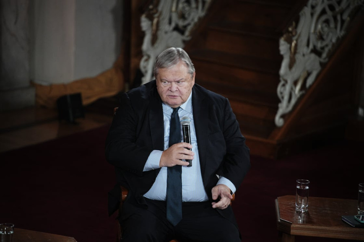 Βενιζέλος: Ο Γιώργος Παπανδρέου έπρεπε να είχε δεχτεί την πρότασή μου για το πρώτο μνημόμιο