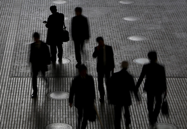 Eurostat: Μικρή ετήσια αποκλιμάκωση της ανεργίας στην ευρωζώνη - Στο 6,2% τον Μάιο