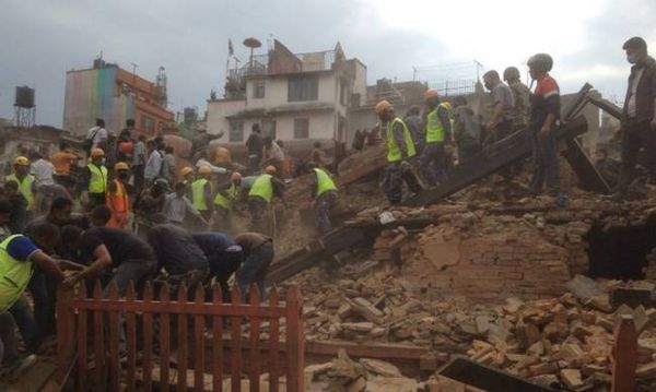 Νεπάλ: Τρεις επιζώντες στα ερείπια οκτώ ημέρες μετά το σεισμό