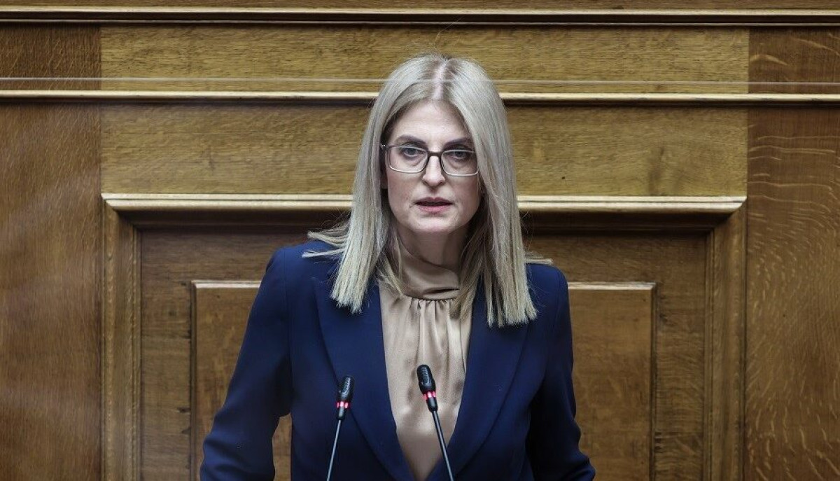 Αυγέρη: Αδιόρθωτος και ψεύτης ο Καραμανλής