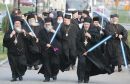 Η ηγεσία της Εκκλησίας αμφισβητεί πως οι παπάδες είναι άνθρωποι
