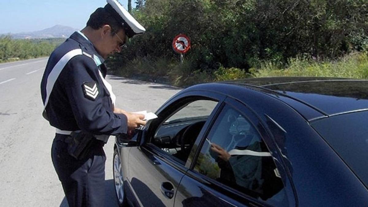 «Βροχή» οι παραβάσεις στους ελληνικούς δρόμους για μία ακόμη εβδομάδα