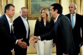 Στ.Θεοδωράκης: Κάντε διακοπές- Οι πολιτικοί θα κλείσουμε τα ζητήματα