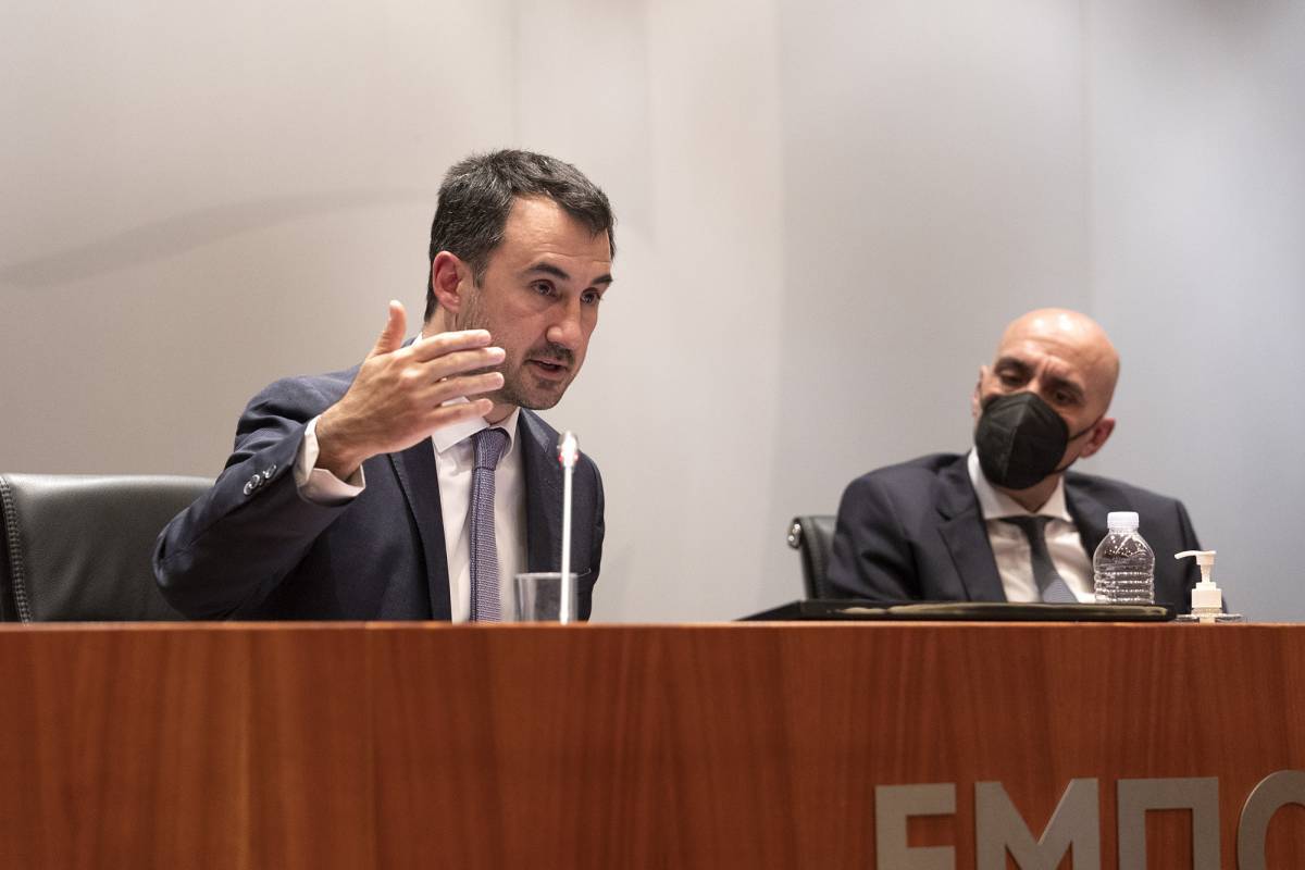 Χαρίτσης: Στήριξη ρευστότητας, ελάφρυνση ΕΦΚ και αποφασιστική ρύθμιση της αγοράς