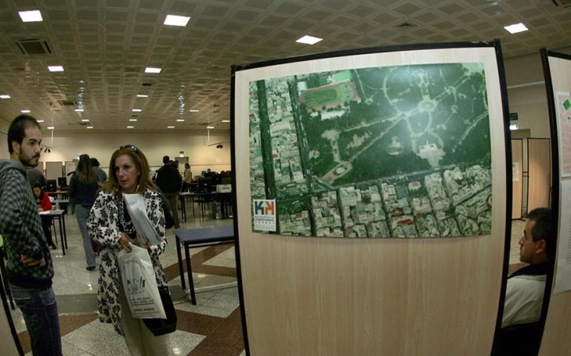 Βαθιά στην τσέπη το χέρι οι Έλληνες για το κτηματολόγιο