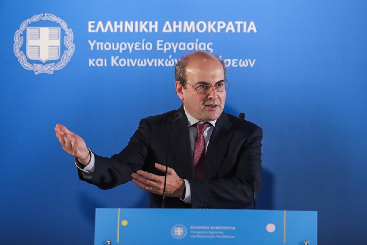 Χατζηδάκης: Στα όρια αντοχής της οικονομίας η αύξηση κατώτατου μισθού