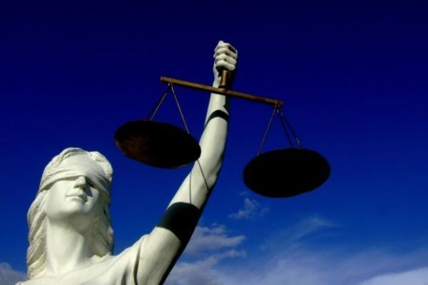 Η «δικομανία» και το δικαστικό σύστημα ναρκοθετούν την επιχειρηματικότητα