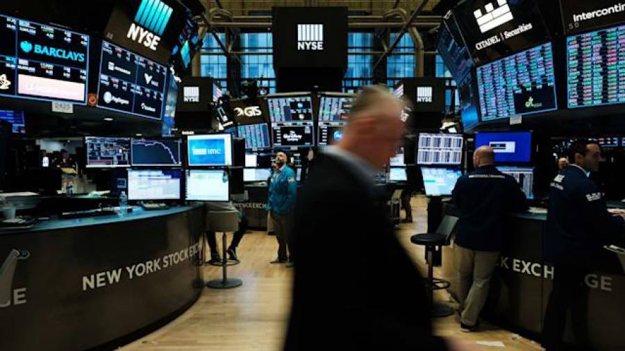 Στο «κόκκινο» η Wall Street- «Βουτιά» για τον Dow Jones
