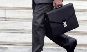 ΤΑΖ: Η «βιομηχανία» των μετακλητών στην Ελλάδα