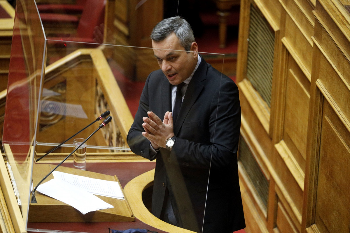 Παρέμβαση Μαμουλάκη: Να διδάσκεται η Μάχη της Κρήτης στα σχολεία