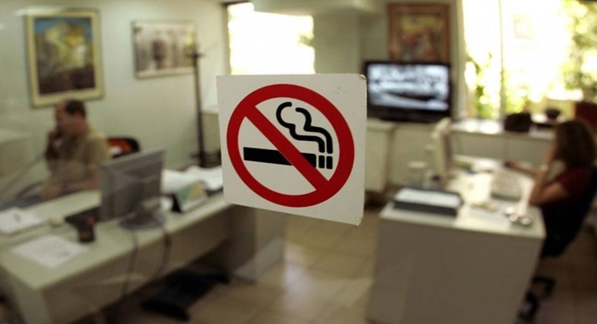 Αντικαπνιστικός: Πρόστιμα από 100 έως 10.000 ευρώ προβλέπει η ΚΥΑ