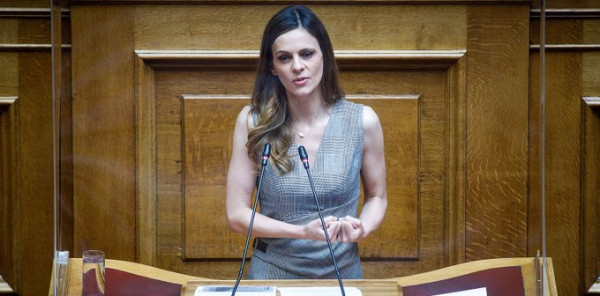 Αχτσιόγλου: Σαρωτικός ΦΠΑ και επιδότηση αισχροκέρδειας στον προϋπολογισμό