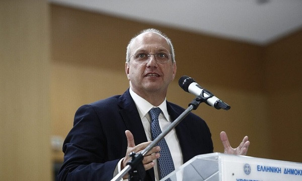 Οικονόμου: Εξετάζονται αυστηρότερες ποινές για τις τροχαίες παραβάσεις