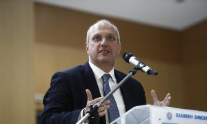 Οικονόμου: Εξετάζονται αυστηρότερες ποινές για τις τροχαίες παραβάσεις