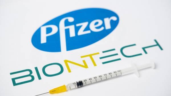 Η Κομισιόν... τρέχει για επιπλέον εμβόλια Pfizer/Biontech