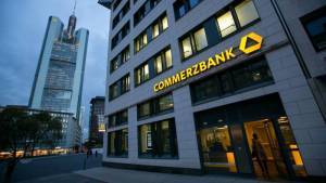 Commerzbank: Σταματά την επιχειρηματική δραστηριότητα στη Ρωσία