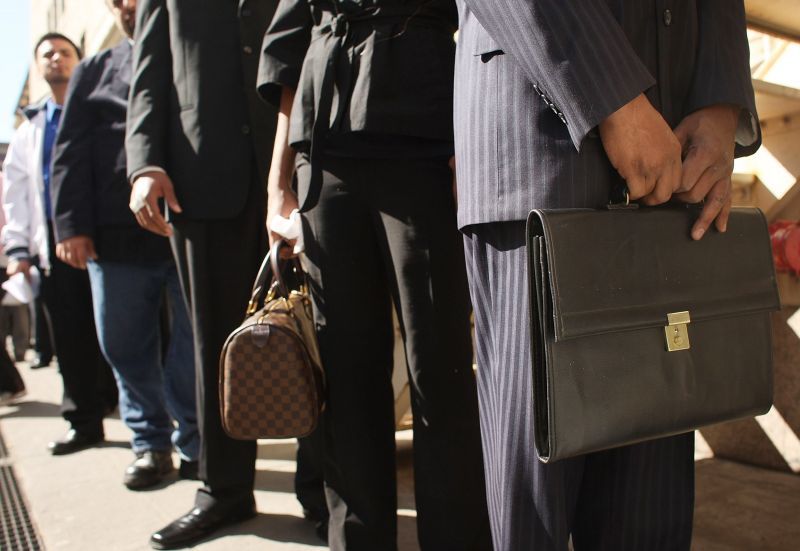 Η κρίση έπληξε του εργαζόμενους με χαμηλό μορφωτικό επίπεδο