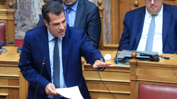 Βουλή: Σφοδρή σύγκρουση Κυβέρνησης - Αντιπολίτευσης για το νομοσχέδιο του Μεταναστευτικού