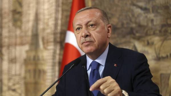 Τουρκία: Ο Ερντογάν αναβάλλει όλες τις εκδηλώσεις
