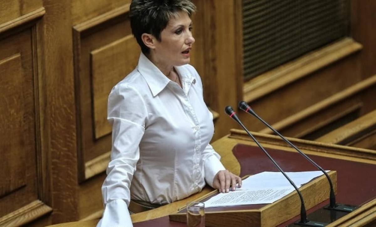 Aυστηρότερα μέτρα για τη Χρυσή Αυγή ζητά η Καββαδία