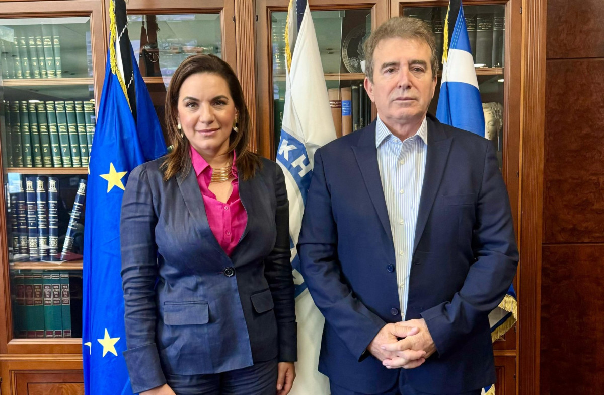 Συνάντηση Κεφαλογιάννη-Χρυσοχοΐδη για την ασφάλεια σε τουριστικές περιοχές