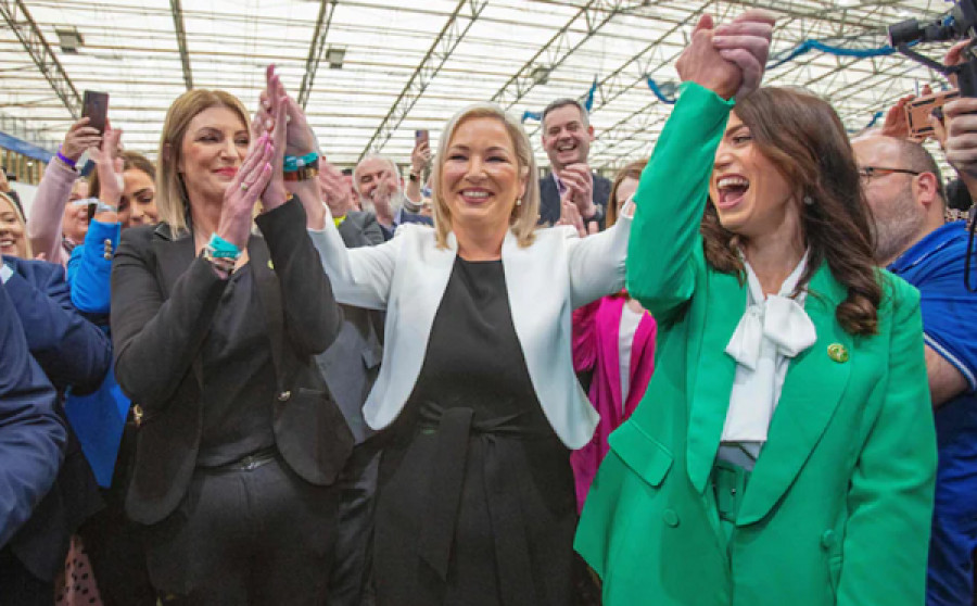 Ιστορική νίκη του Sinn Fein στη Βόρεια Ιρλανδία