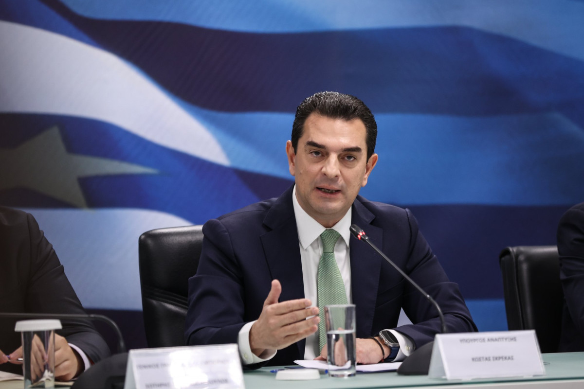Σκρέκας: Όχι παροχές χωρίς αντίκρισμα – Δημοσιονομική υπευθυνότητα και στήριξη με βάση την παραγωγή