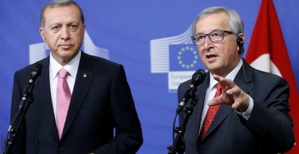 Νέες προειδοποιήσεις Γιούνκερ στην Τουρκία: Αλλάξτε την αντιτρομοκρατική νομοθεσία