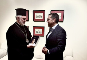 Τσίπρας: Συναντήθηκε με τον Αρχιεπίσκοπο Αμερικής Ελπιδοφόρο και του δώρησε την «Ιθάκη»