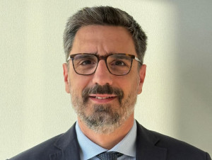 Αλλαγή ηγεσίας στη Pfizer Hellas: Αποχωρεί ο Ζαχαρίας Ραγκούσης - Νέος Πρόεδρος &amp; CEO ο Βασίλης Τζινιέρης
