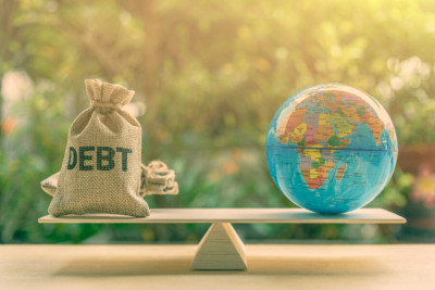 Στα ύψη το παγκόσμιο χρέος- Πάνω από 300 τρισ. δολάρια