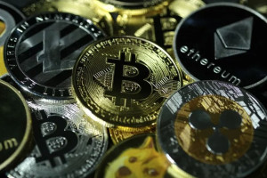 Στα $2 τρισ. η κεφαλαιοποίηση της αγοράς κρυπτονομισμάτων