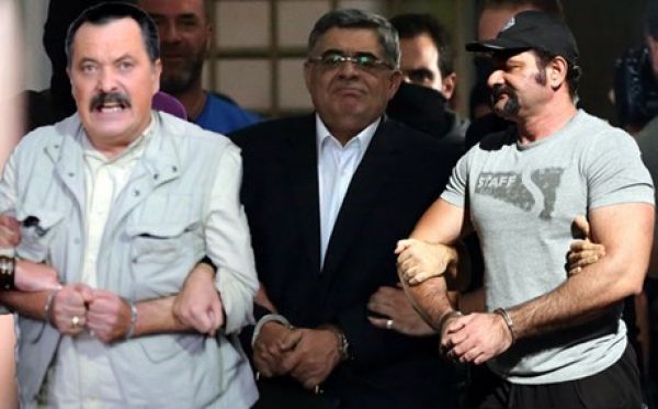 Παρατείνεται η προσωρινή κράτηση για τους βουλευτές της Χ.Αυγής Παππά και Λαγό