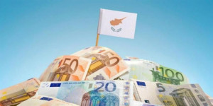 Έξοδο στις διεθνείς αγορές εξετάζει η Κύπρος