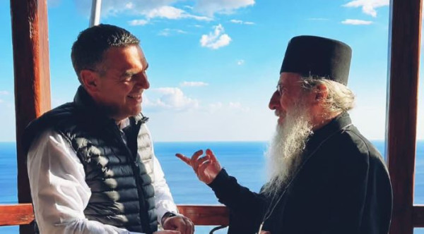 Ο Τσίπρας, το Άγιο Όρος και τα «καρφιά» του Πολάκη