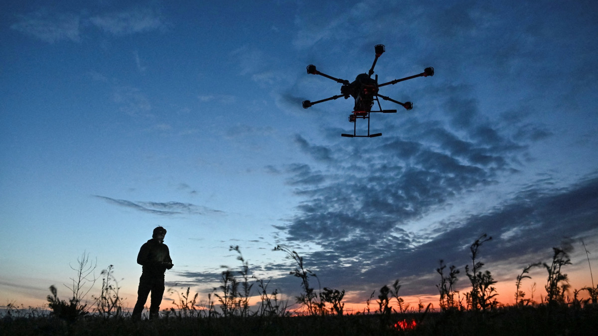 Σχέδιο Κομισιόν: Αντι-drone τείχος και ενίσχυση του Νότου – Έτοιμοι μέχρι το 2030 για πόλεμο με τη Ρωσία