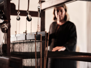 Η αρχαία τέχνη της υφαντικής ζωντανεύει στο Kalesma Mykonos