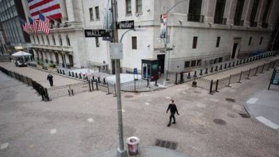 Ανοδικό τέμπο στη Wall Street με ώθηση από το αργό