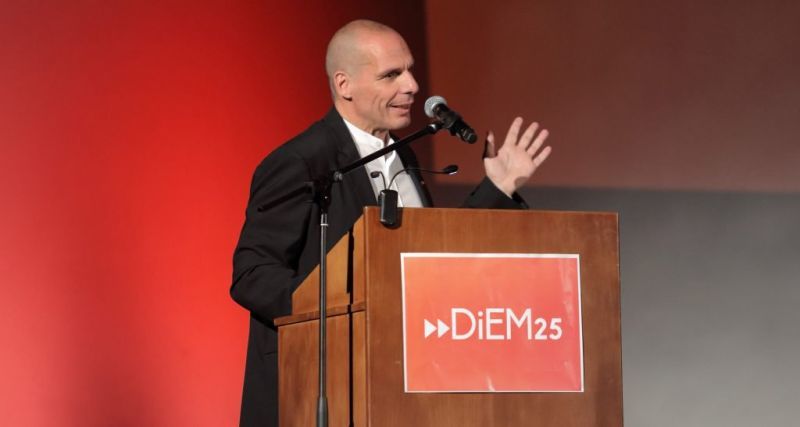DiEM25: Ο Μακρόν διαιωνίζει την κατάσταση που οδηγεί στη διάλυση