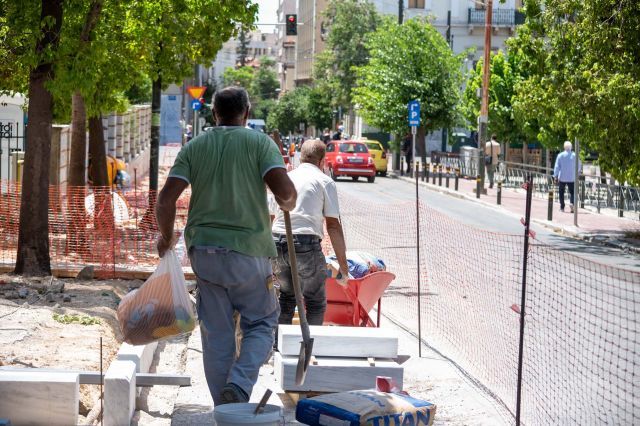 Αποκατάσταση πεζοδρομίων και περιβαλλοντική αναβάθμιση σε 410 δρόμους της Αθήνας