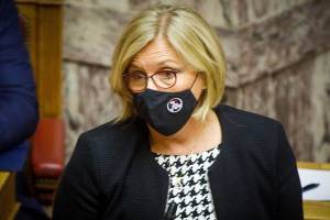 Γκάγκα: Δεν θα γίνει απότομα η χαλάρωση των μέτρων